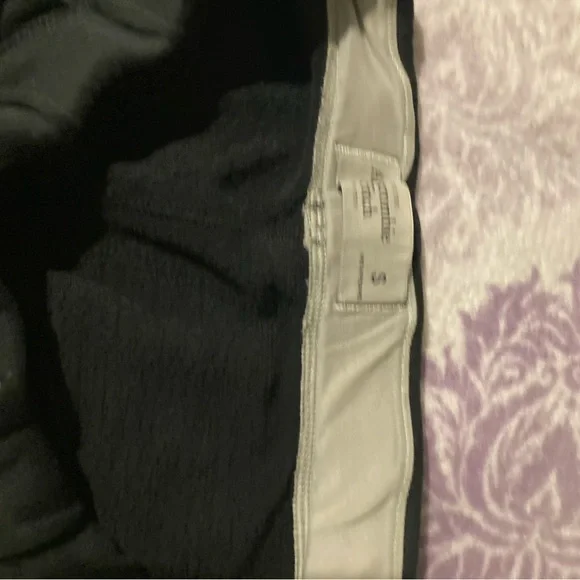 Men’s Abercrombie & Fitch Sweat Shorts small - Picture 3 of 4